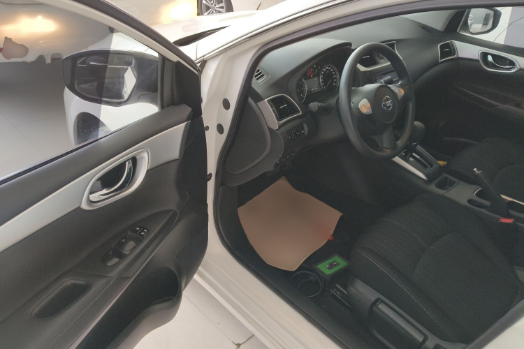 日产 轩逸 2022款 经典 1.6XE CVT舒适版中控内饰20