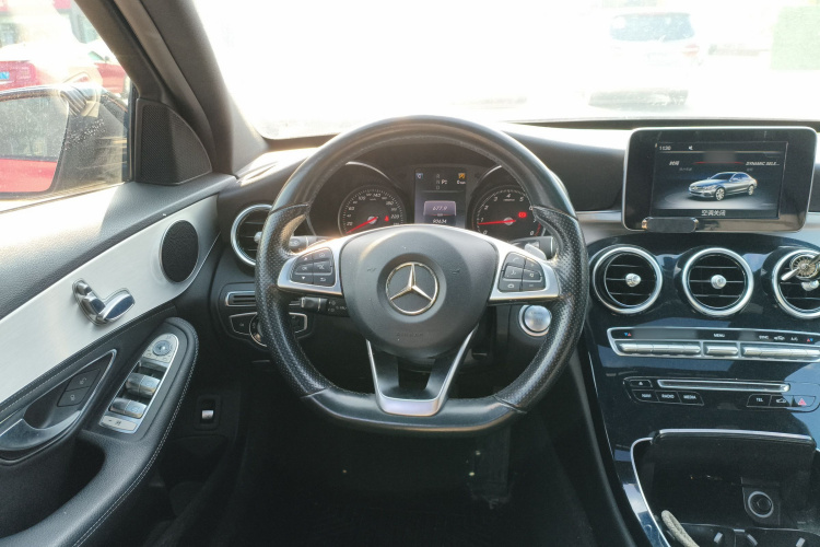 奔驰C级 2016款 C 200 运动版中控内饰13