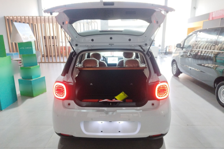 江淮钇为 钇为3 2024款 挚爱版 405km Lite机舱底盘23