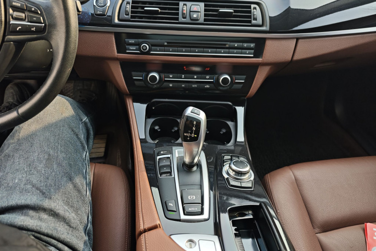 宝马5系 2014款 520Li 典雅型中控内饰7005