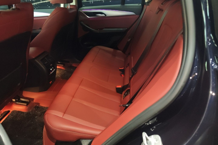 宝马X4 2022款 xDrive 25i M运动套装中控内饰21