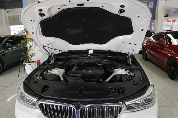 宝马6系GT 2019款 630i 豪华设计套装机舱底盘24