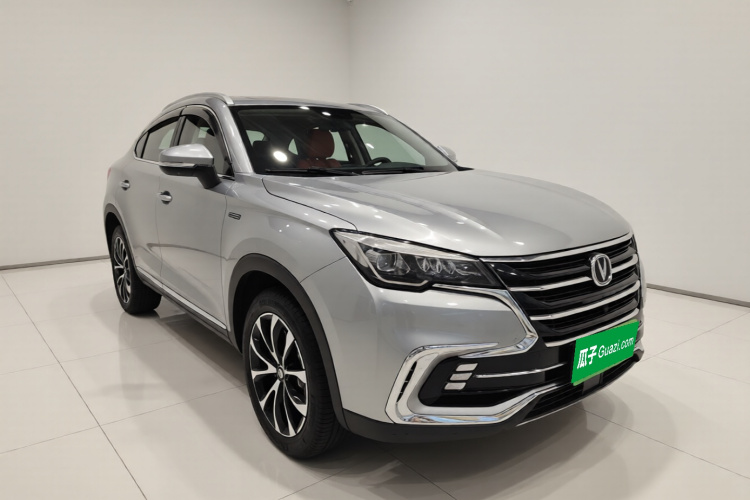 长安CS85 COUPE 2019款 1.5T DCT动版 国VI车身外观3