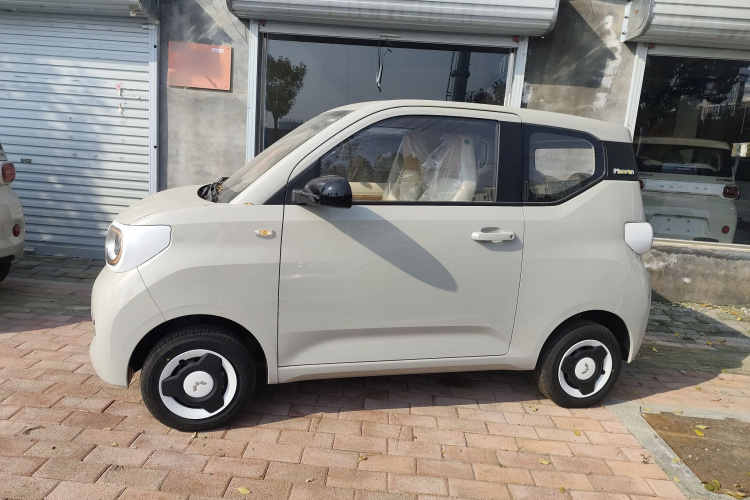 五菱汽车 宏光MINIEV 2024款 第三代 215km 青春版车身外观4