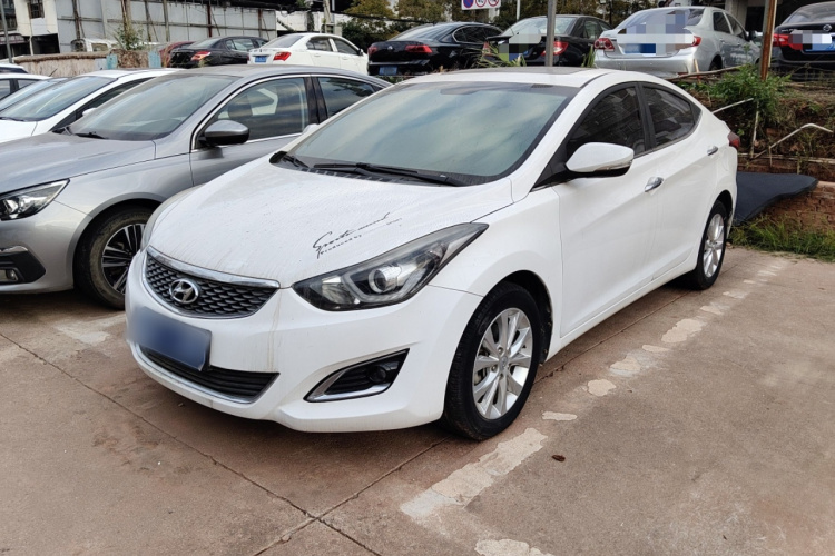 现代 朗动 2016款 1.6L 自动尊贵型车身外观1