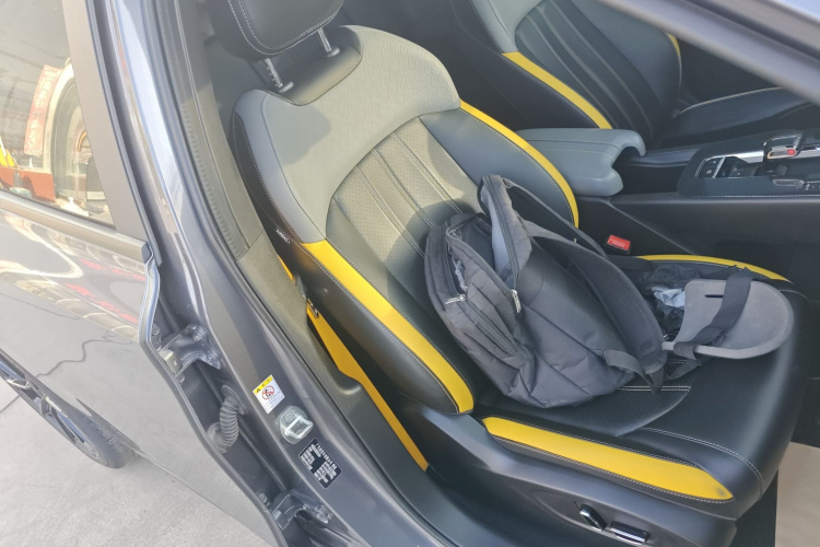 广汽传祺 影豹 2021款 270T DCT J16版局部细节41