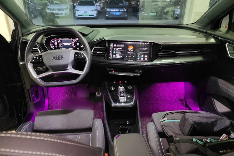 奥迪Q4 e-tron 2022款 40 e-tron 创境版中控内饰7002