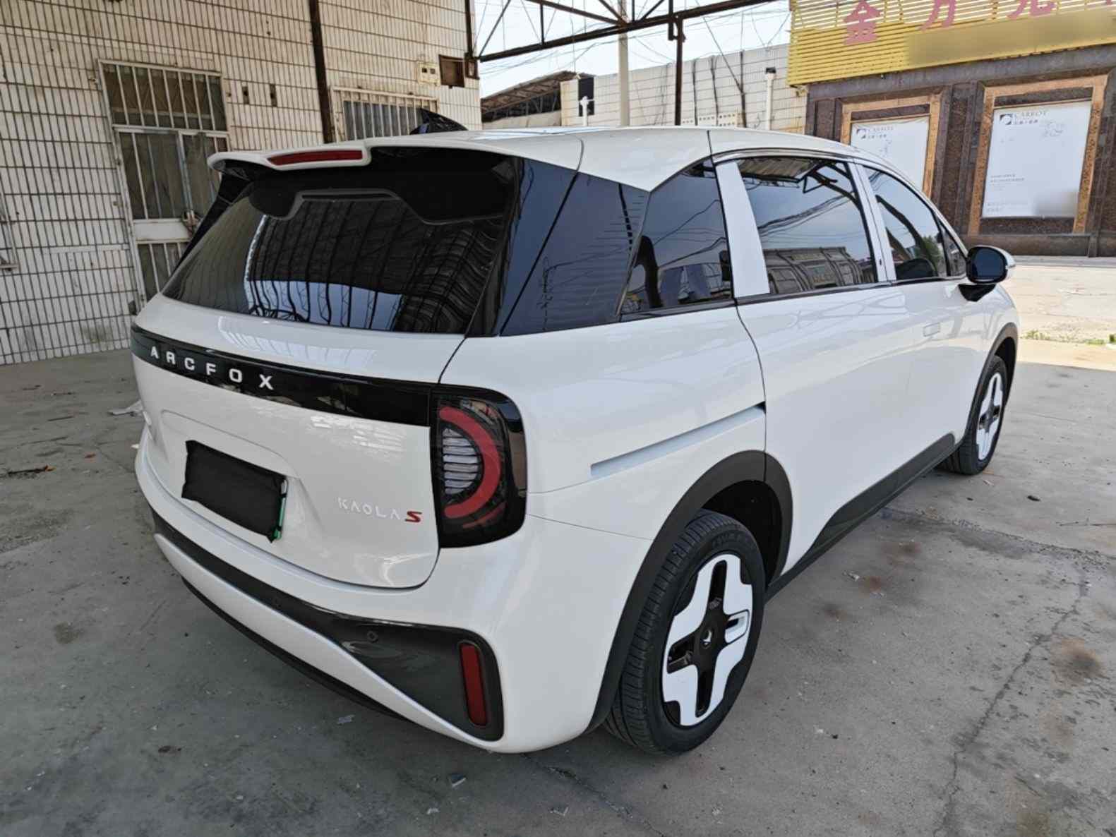 ARCFOX极狐 极狐考拉S 2024款 AIR(5)