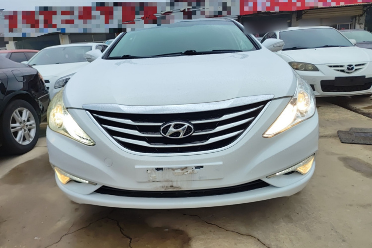 现代 索纳塔 2014款 2.0L 自动豪华版车身外观2