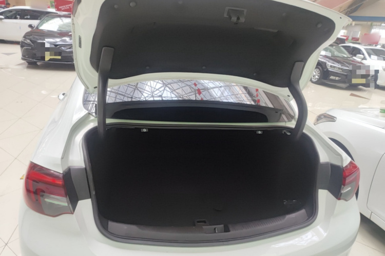 别克 君威 2017款 28T 尊享型机舱底盘23