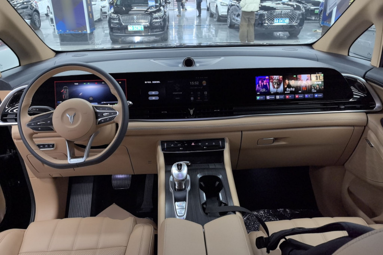 岚图汽车 岚图梦想家 2024款 PHEV 超长续航卓越版中控内饰7002