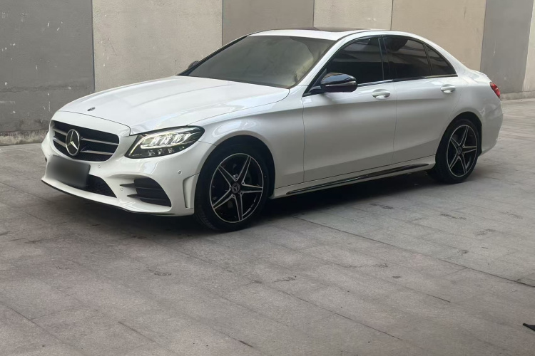 奔驰C级 2020款 改款 C 260 运动版车身外观1