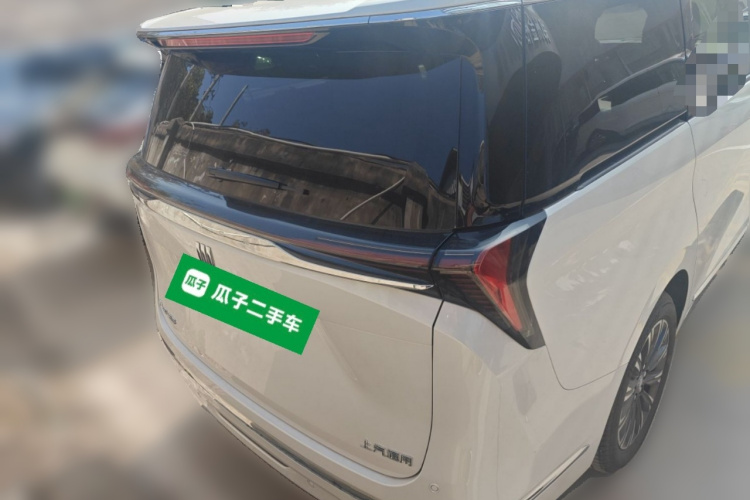 别克GL8 2025款 陆尊 尊享版车身外观6