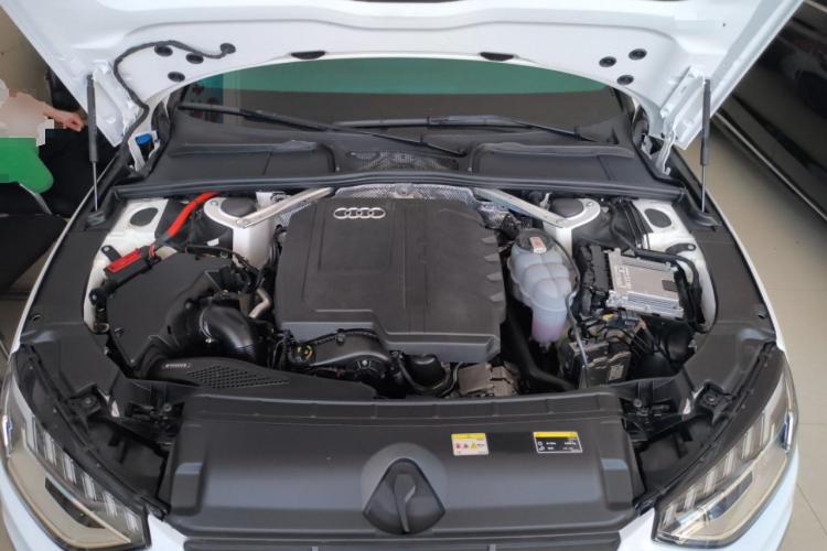 奥迪A4L 2023款 40 TFSI 时尚动感型机舱底盘24