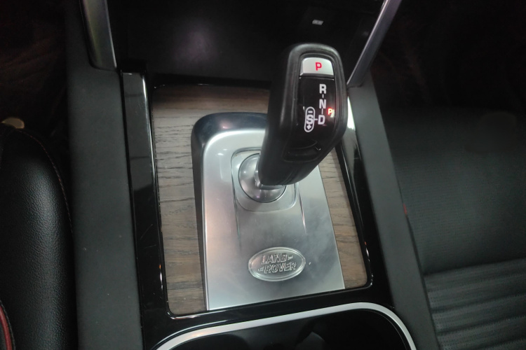 路虎 发现运动版 2020款 249PS R-Dynamic 性能版局部细节9002