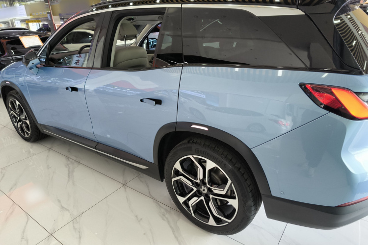 蔚来ES8 2018款 创始版车身外观4