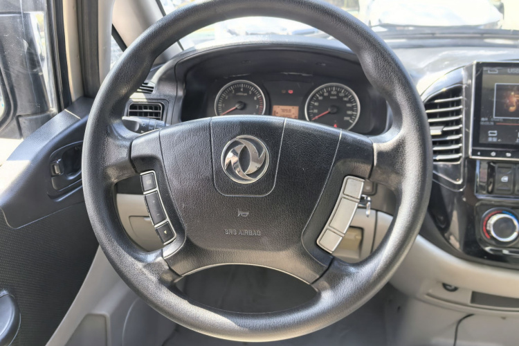 东风风行 菱智 2016款 M3 1.6L 7座豪华型 国IV局部细节13