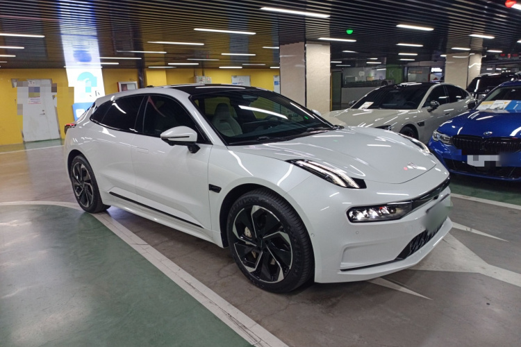 极氪001 2022款 超长续航双电机 YOU版车身外观3