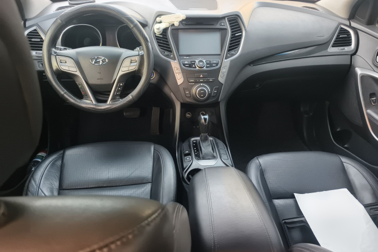 现代 胜达 2013款 2.4L 自动四驱智能型中控内饰12