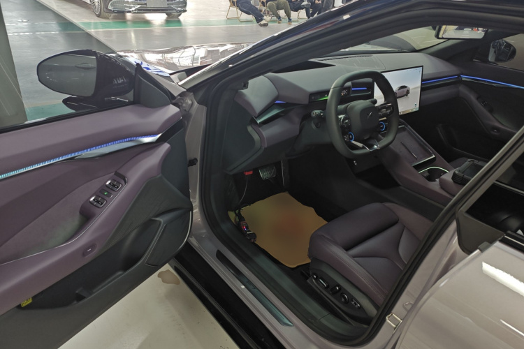 小鹏P7 2025款 750 四驱高性能 Ultra中控内饰7003