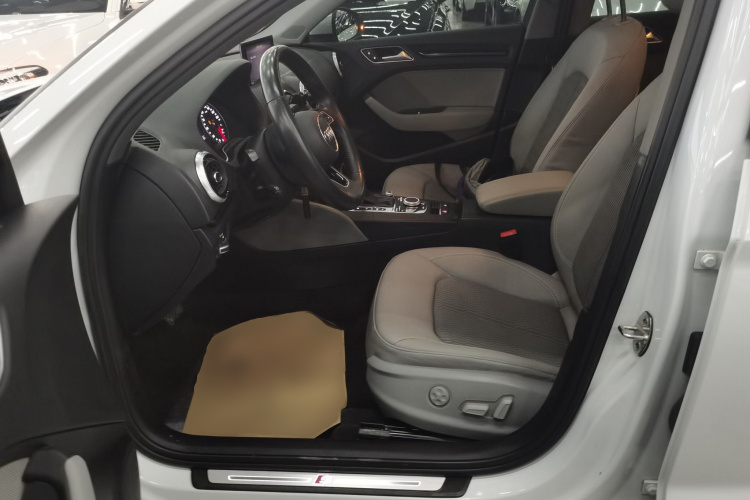 奥迪A3 2020款 Limousine 35 TFSI 时尚型 国VI中控内饰19