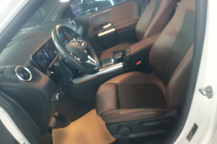 奔驰B级 2021款 B 180 时尚型局部细节19