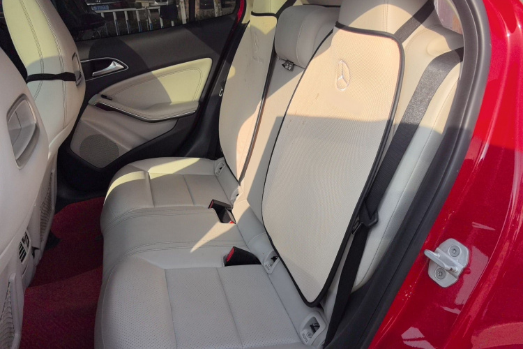 奔驰GLA 2016款 GLA 200 时尚型中控内饰7004