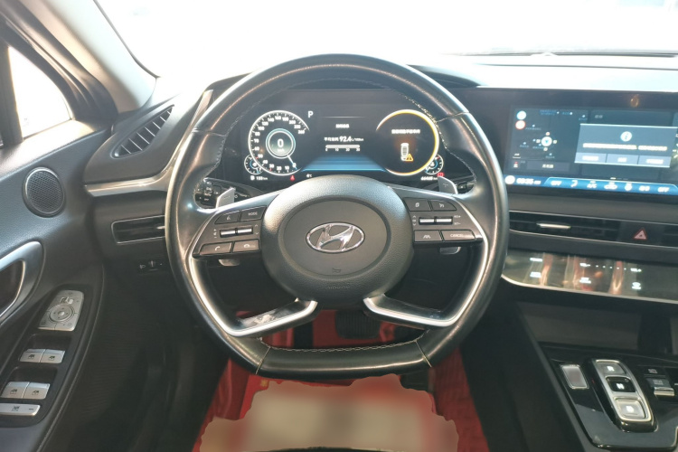 现代 索纳塔 2020款 270TGDi DCT GLS精英版中控内饰13