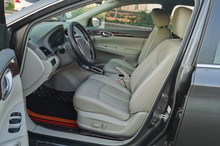 日产 轩逸 2012款 1.6XE CVT舒适版局部细节19