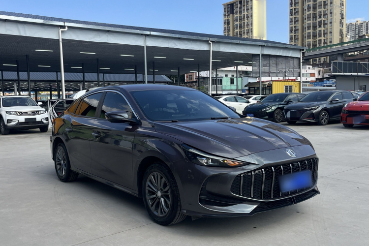 名爵 MG5 2025款 180DVVT 全球豪华版车身外观6002