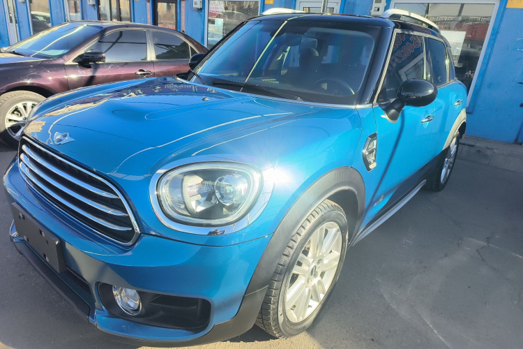 MINI Countryman 2017款 1.5T COOPER ALL4车身外观1
