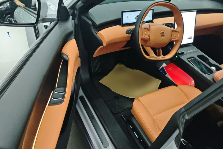 蔚来ET5 2022款 75kWh中控内饰7003