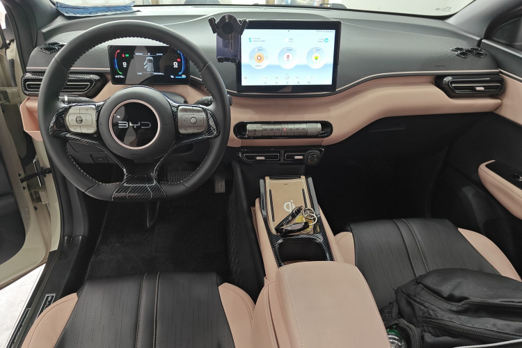 比亚迪 海鸥 2024款 荣耀版 305km 自由版中控内饰7002