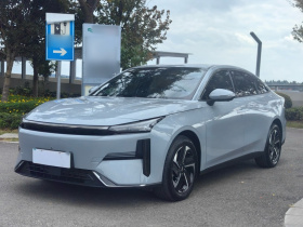 吉利银河 银河L6 2024款 125km PLUS 龙腾版