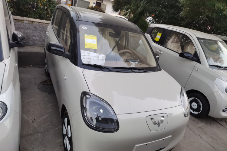 五菱汽车 宏光MINIEV 2025款 四门版 臻享+款车身外观2