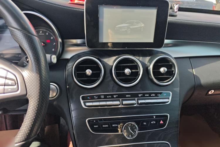 奔驰C级 2016款 C 180 L 运动型局部细节16