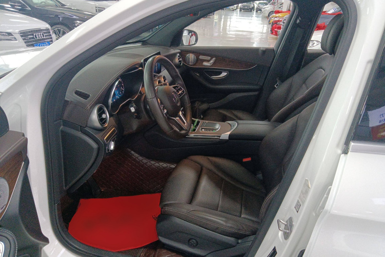 奔驰GLC 2021款 GLC 300 L 4MATIC 动感型中控内饰19