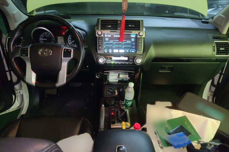 丰田 普拉多 2015款 2.7L 自动标准版中控内饰7002