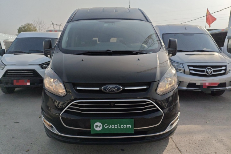 福特 全顺 2019款 2.0T柴油多功能商用车中轴中顶6座国VI车身外观6001