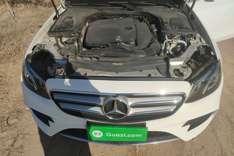 奔驰E级 2020款 改款 E 300 L 运动时尚型机舱底盘24