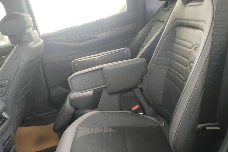 福特 2023款 锐界L 2.0T EcoBoost 四驱七座至尊型中控内饰7004