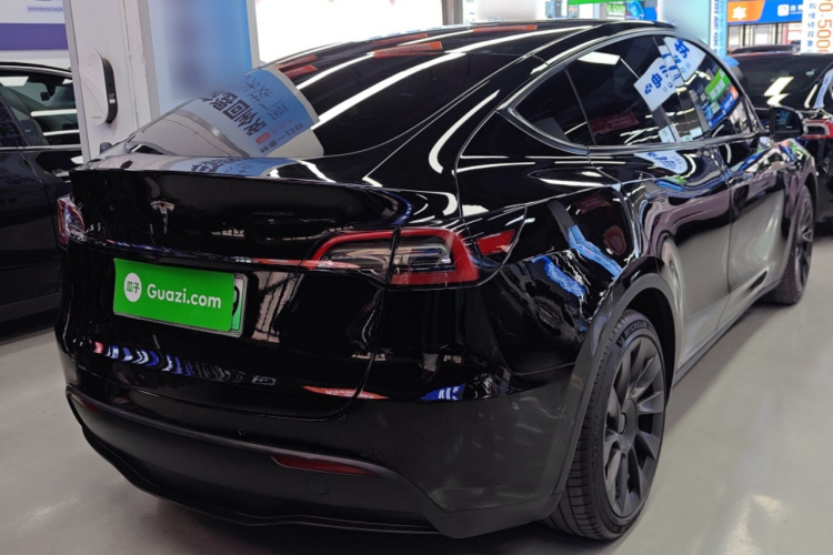 特斯拉 Model Y 2021款 标准续航后驱版车身外观7