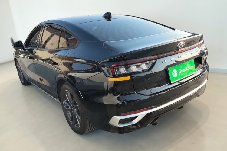 福特 蒙迪欧 2025款 2.0T EcoBoost 豪华型车身外观5
