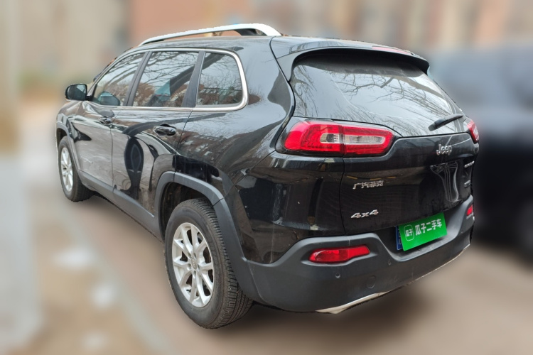 Jeep 自由光 2016款 2.4L 专业智能版车身外观5