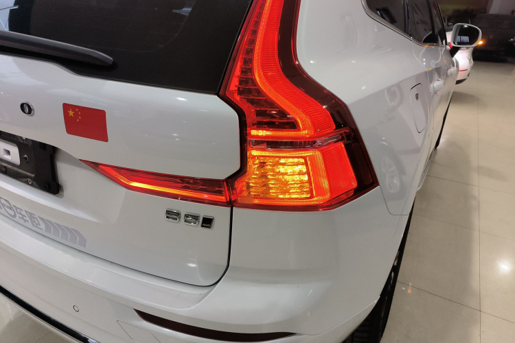 沃尔沃XC60 2024款 B5 四驱智逸豪华版车身外观9