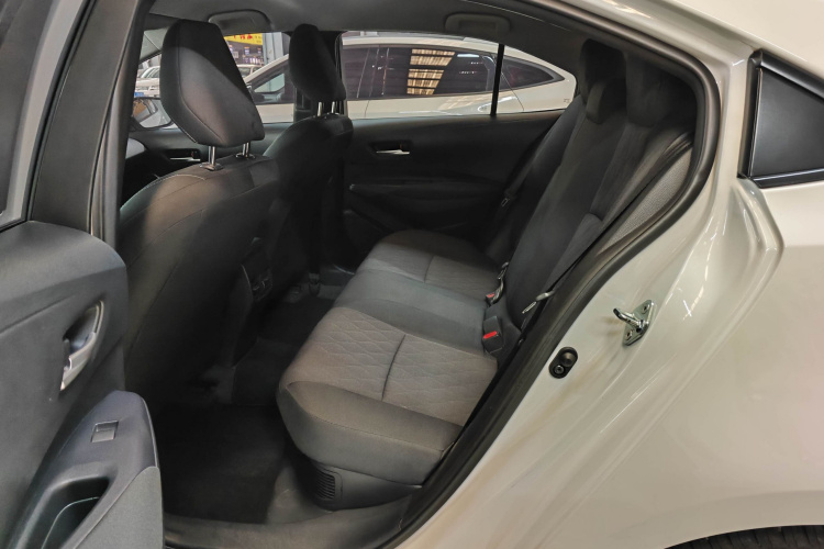 丰田 卡罗拉 2023款 1.8L 智能电混双擎 先锋版中控内饰21