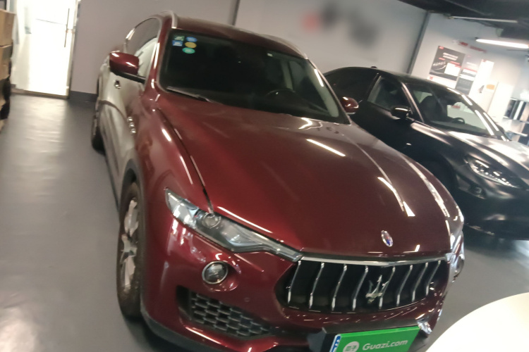 玛莎拉蒂 Levante 2016款 3.0T 标准型车身外观2