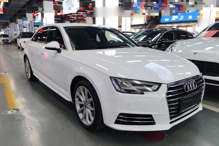 奥迪A4L 2017款 45 TFSI quattro 风尚型车身外观3