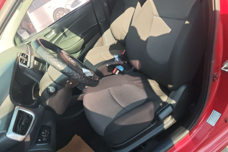 现代 瑞纳 2017款 1.4L 手动焕彩版 国V中控内饰19