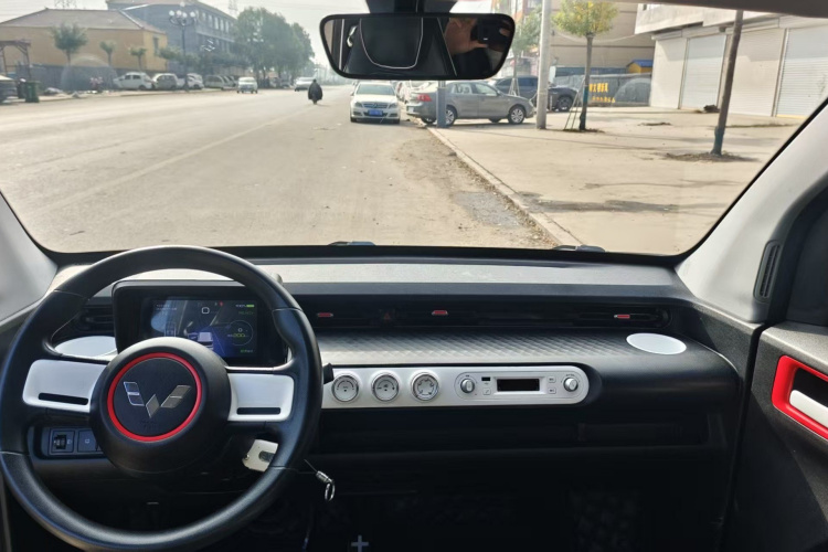 五菱汽车 宏光MINIEV 2022款 GAMEBOY 200km 玩咖款 磷酸铁锂中控内饰7002